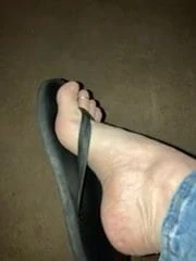 Flip flop dangle