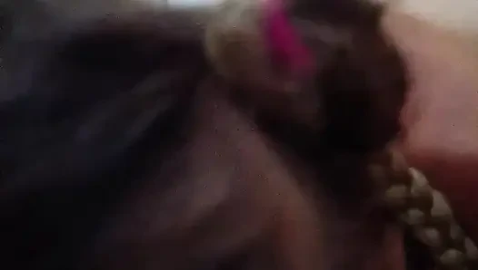 НОВЫЙ МИНЕТ ОТ МОЛОДОЙ ШЛЮШКИ, КОТОРАЯ ПОЛУЧАЕТ СПЕРМУ В ЕЕ РОТ