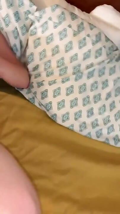 私のアソコで遊ぶのを見て