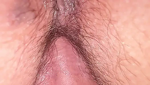 Замедленная съемка раком и кримпай, текущий в видео от первого лица, волосатая жена крупным планом в любительском видео