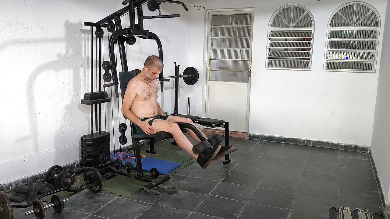 Let's train naked