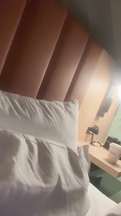 Pareja madura follando fácil por la mañana