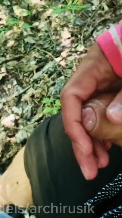 School twinks with big dicks fuck during breaks in the park without condoms until they cum | Clip 1