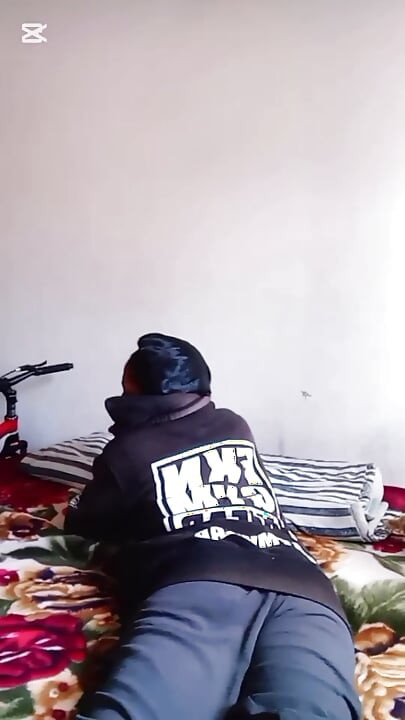 Manhã de masturbação com cãibra é tão doloroso se você não tem homem mais perto de você