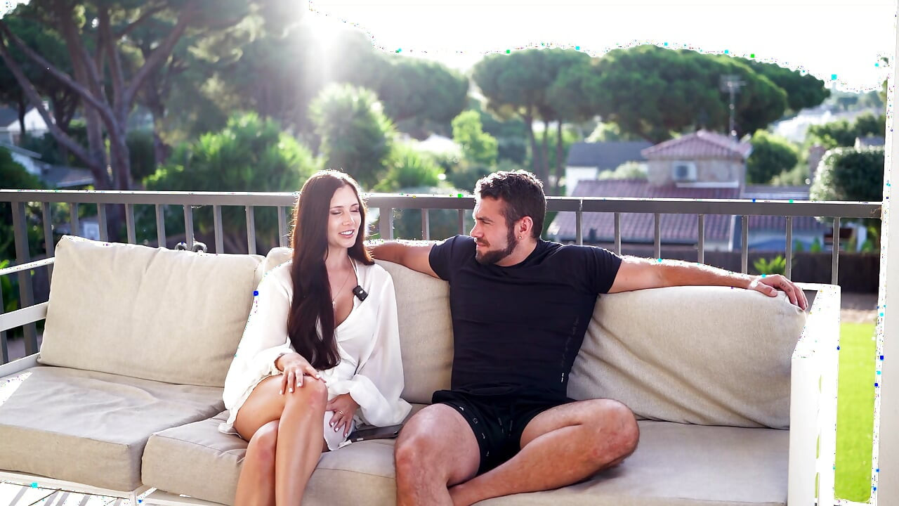 ماري روك سلمت نفسها للرجل الوسيم عند الفجر