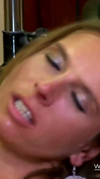 Notgeile MILF fickt jeden Schwanz | Clip 3