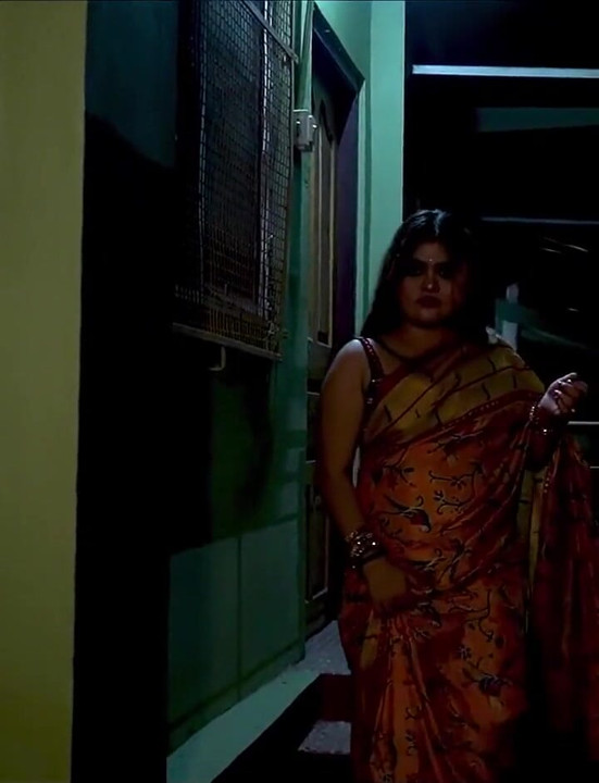 Newly Married Bhabhi Sudden Fucking with 18yrs Neighbor Boy!