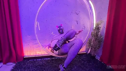 Kinky Three-hole with Nia