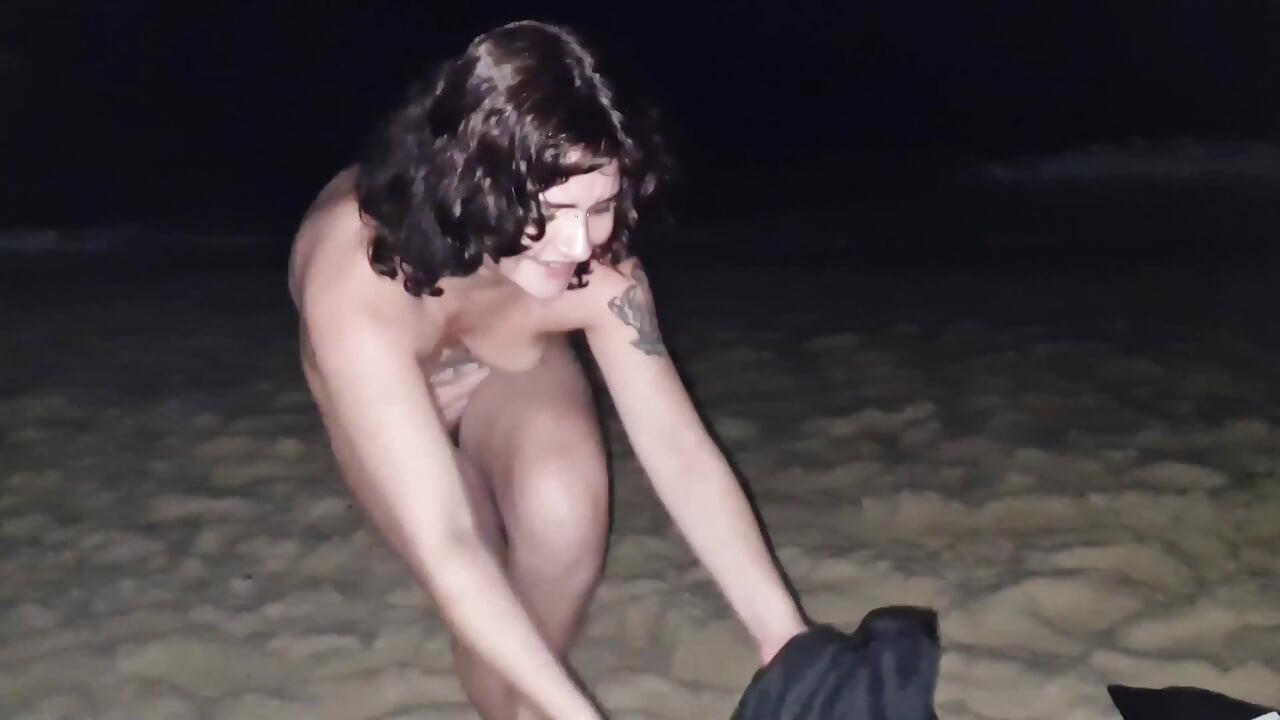 Naughty Teen Got Naked In The Sea At Night While Her Boyfriend Filmed