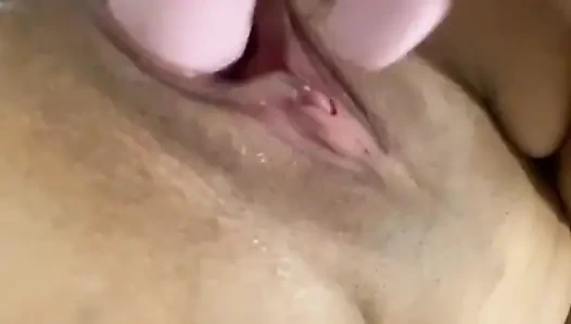 Bazen banyo yaparken çok azıyorum ve kendimi tutamıyorum