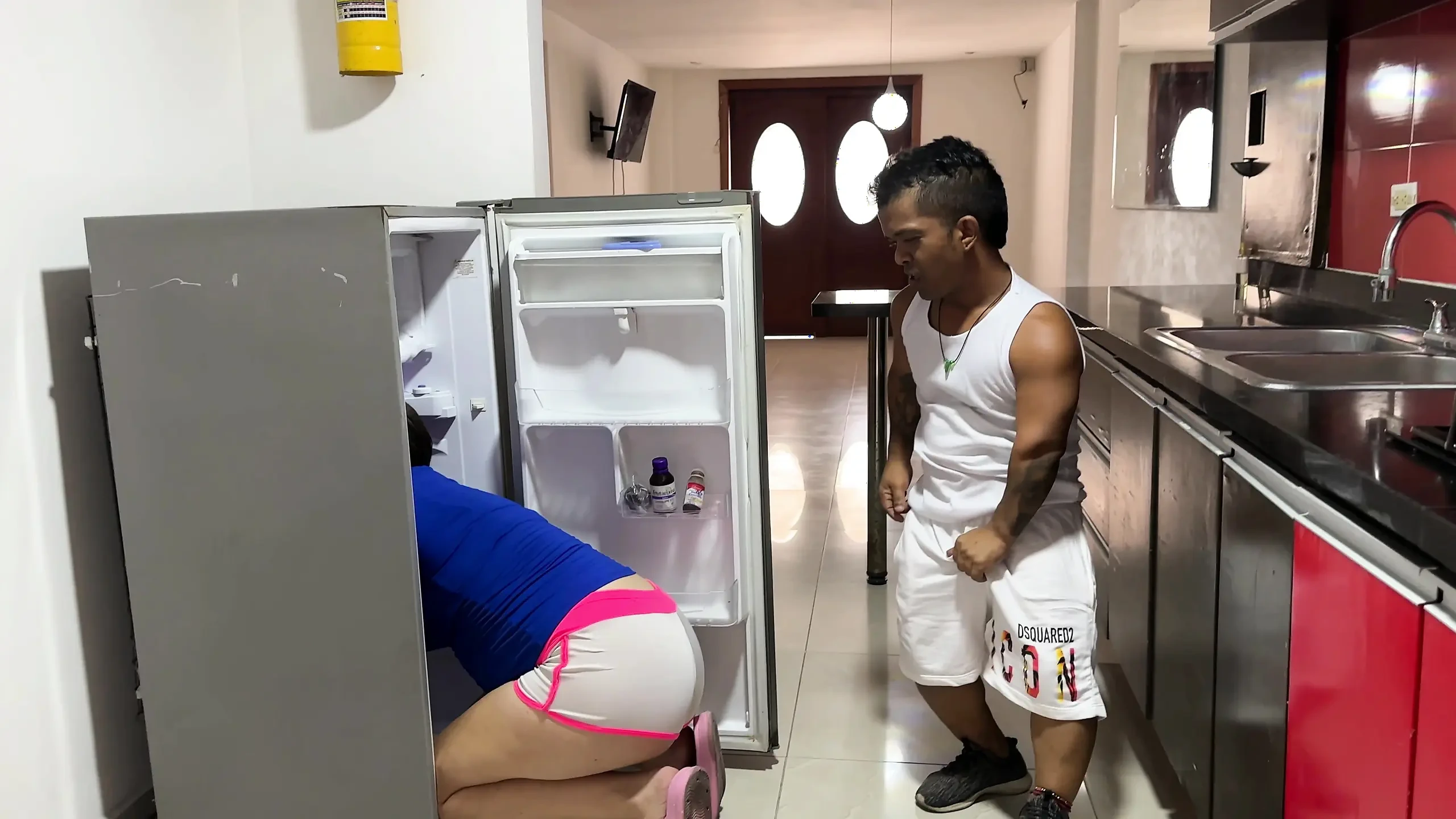 I See My Rich Stepsister Trapped in the Fridge, It Makes Me Horny to See Her Huge Ass, I End up Cumming on Her Belly