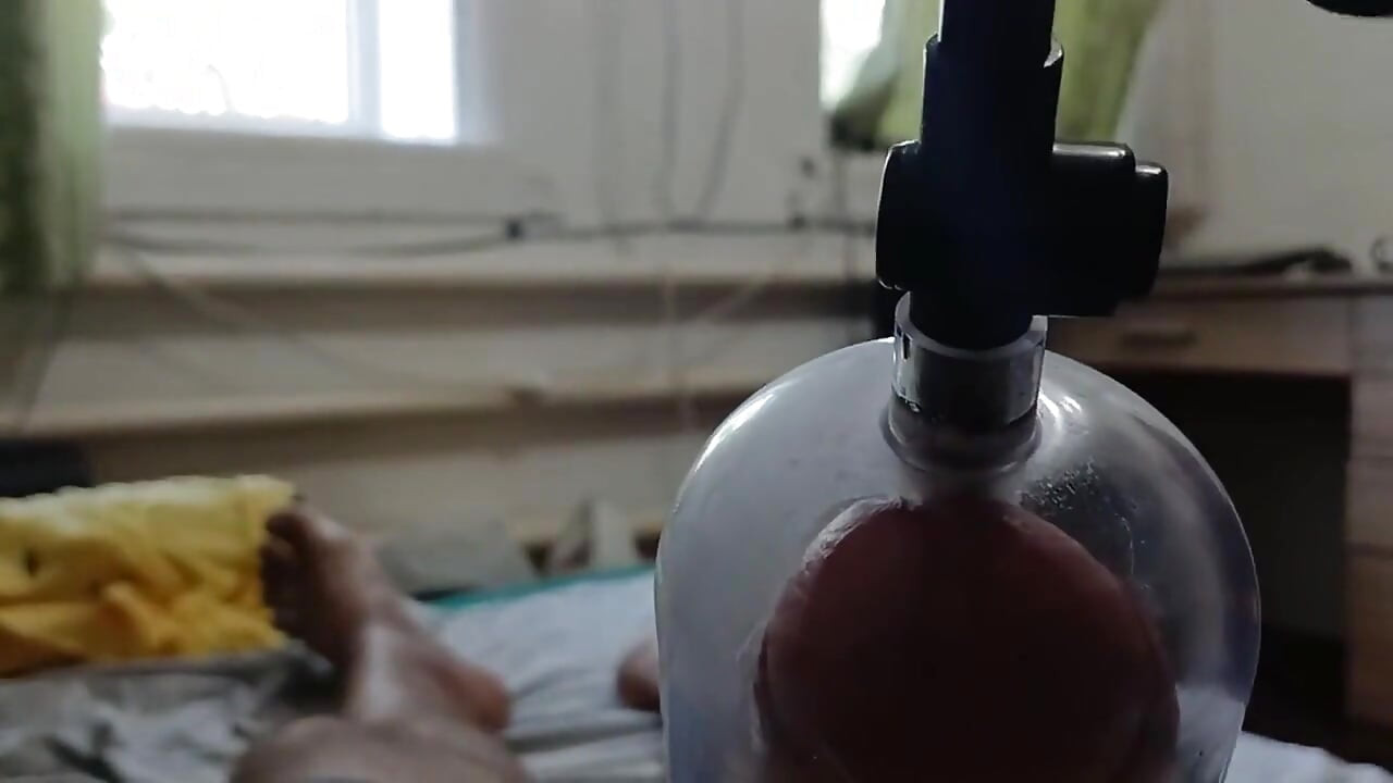Penis will mit Pomp spielen