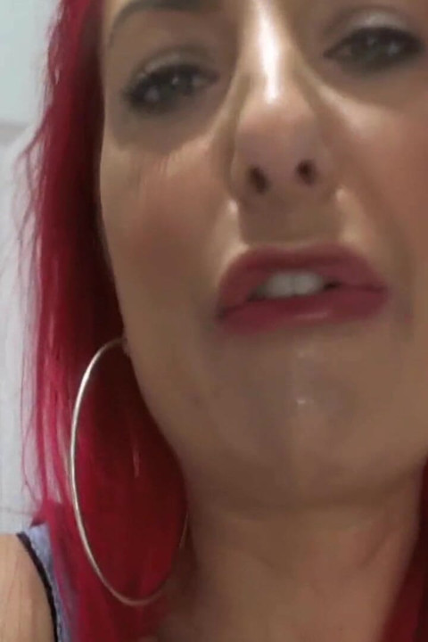 Red princess Jana spits in your face