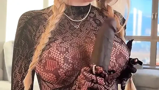 Sexy Blonde Gets Fucked in the Ass