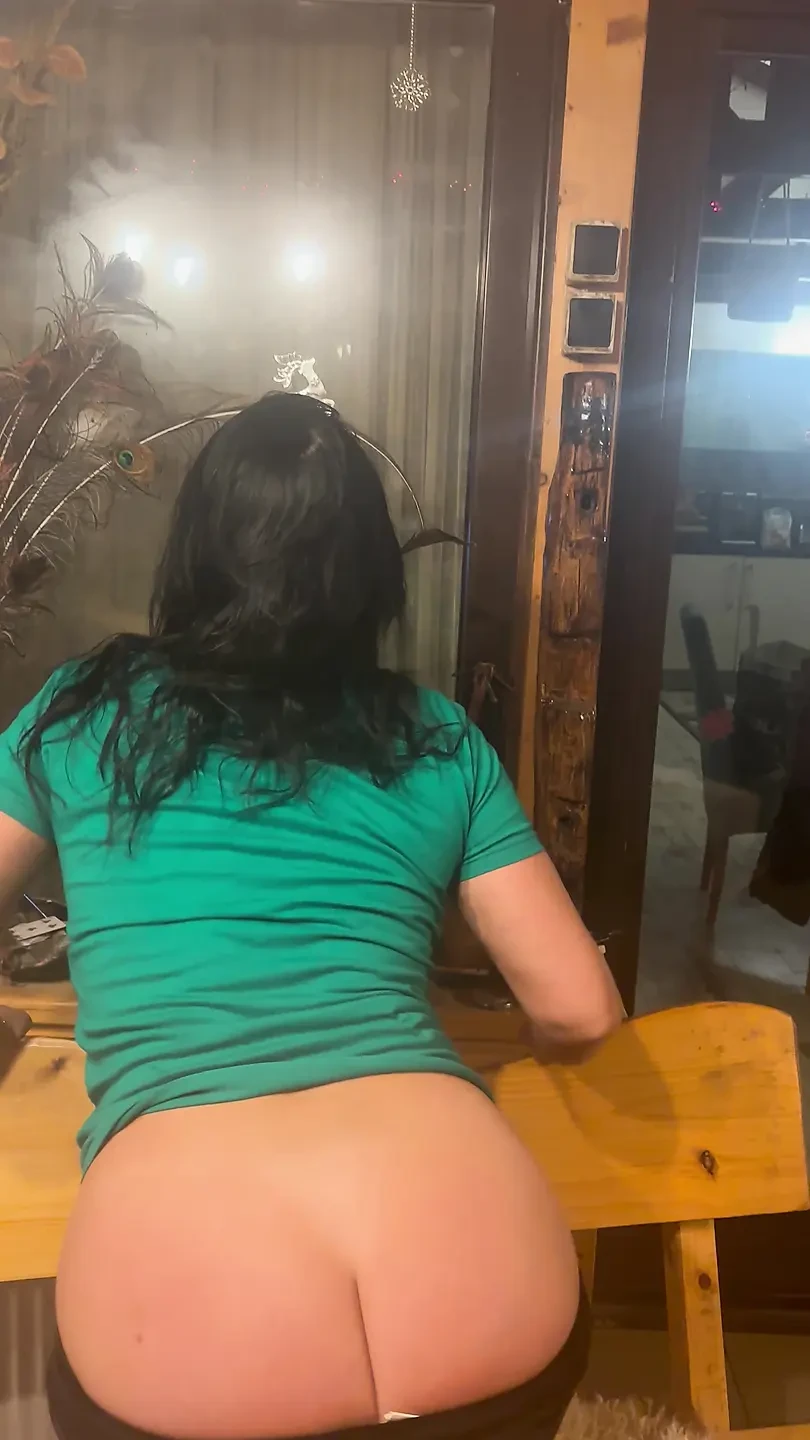 Cameltoe Tease