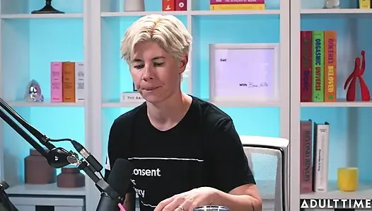Эксгибиционизм, секстинг и развитие Lilly Bell | Время для взрослых, подкаст