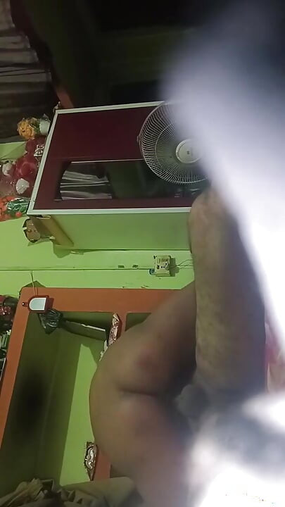 Hintli Üvey Kız Kardeş Inek Pozisyonunda