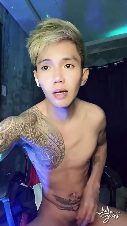 Inked Horny Twink Performed in a Live Webcam Show