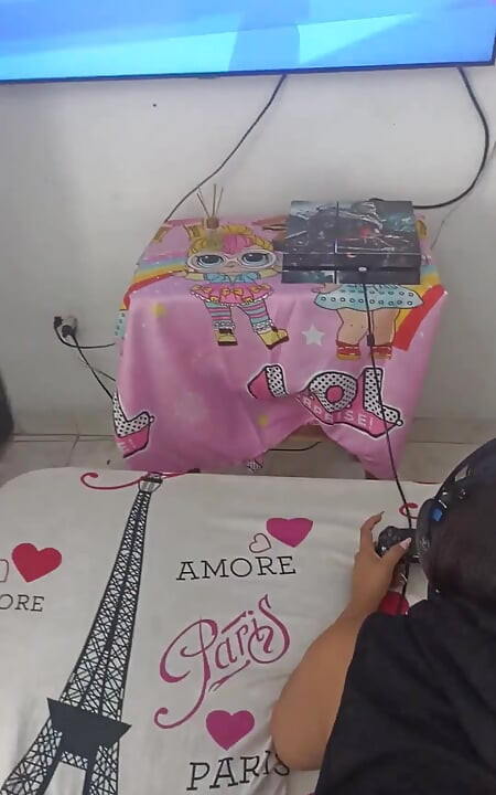 Playstation spelen terwijl mijn vriend me opneemt