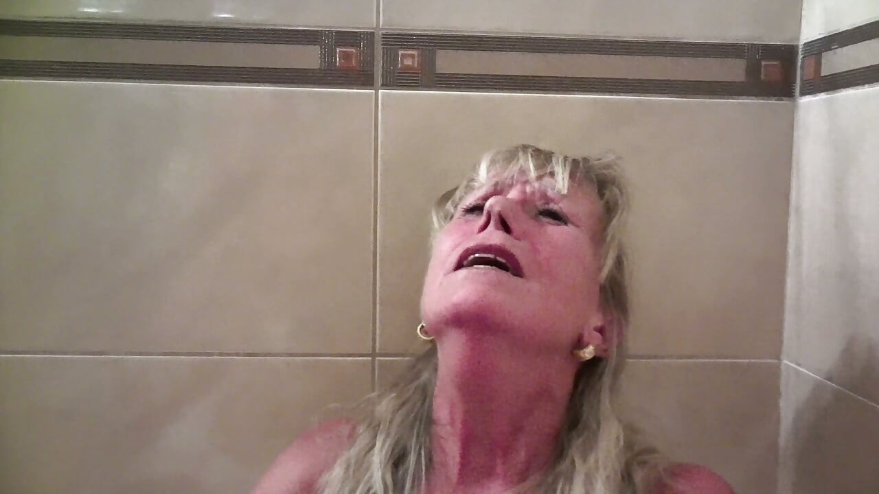 Shaved Orgasm Squirted