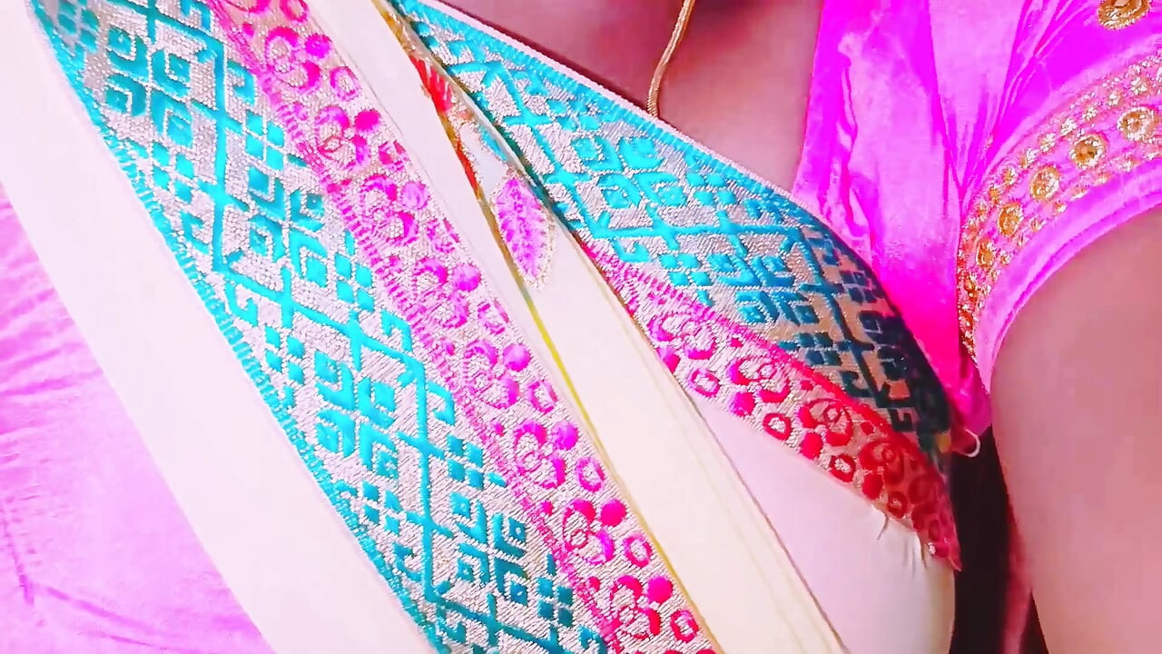 完整視頻。村裡的德西妻子出軌丈夫操丈夫的父親，泰盧固語髒話。