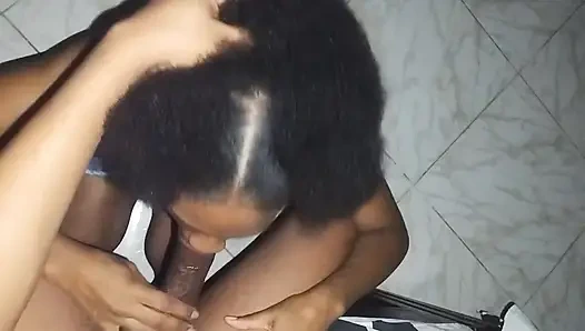 Dersten sonra sikişiyor! Amcığına yarak sokuyor!