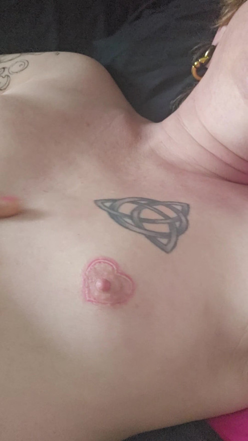Oiled up Titties and clitty play from this Sexy girl