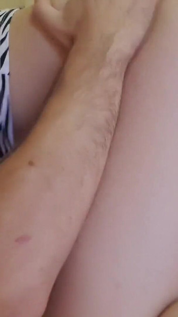 Momento cativante de "Gozada na garganta para meia-irmã que faz meu pau duro - Orgasmo Ilimitado"