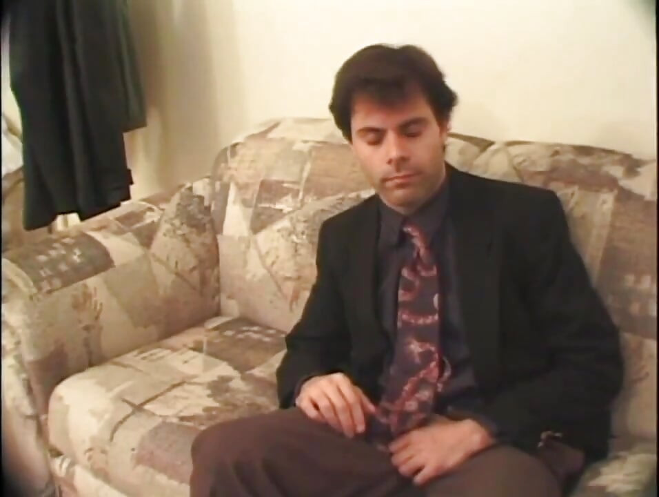 Milf pirang suka kontol di mulut menyukai dildo di memek