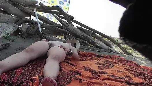 Pussy Flash! My French Teacher Misscreamy Masturbates on Beach & Voyeurs...