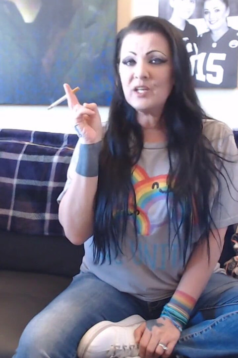 Mocking the obsessed smoke lover