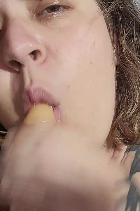 Une Amie Te Suce La Bite Sans Te Prendre Les Yeux
