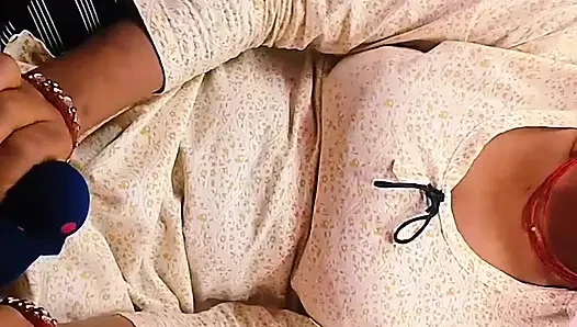 Indian desi bhabhi fisted her boyfriend.xhamaster viral video