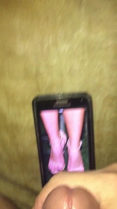 Cum On Ashley Benson Sexy Feet Again