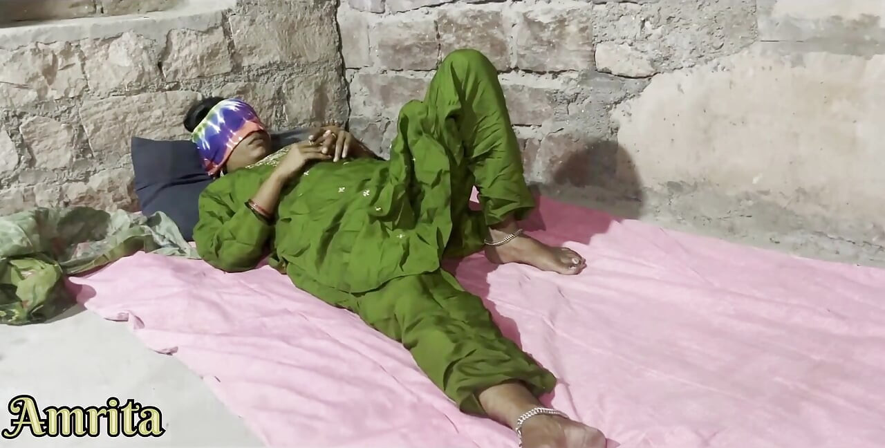 Cumnata și cumnata indiană desi sexy sex incitant