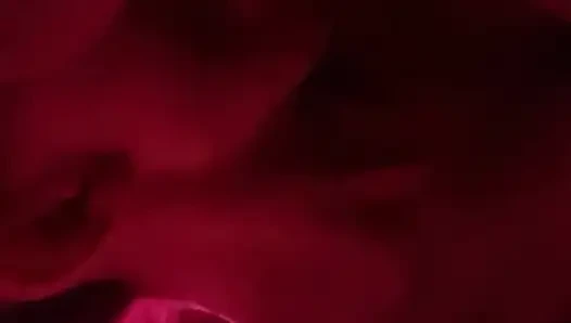 Ich lutsche seinen schwanz, während er meine sexy zehen leckt