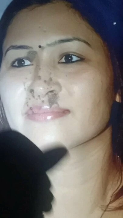 Pemain bulu tangkis India &amp; cougar jwala gutta cum facial