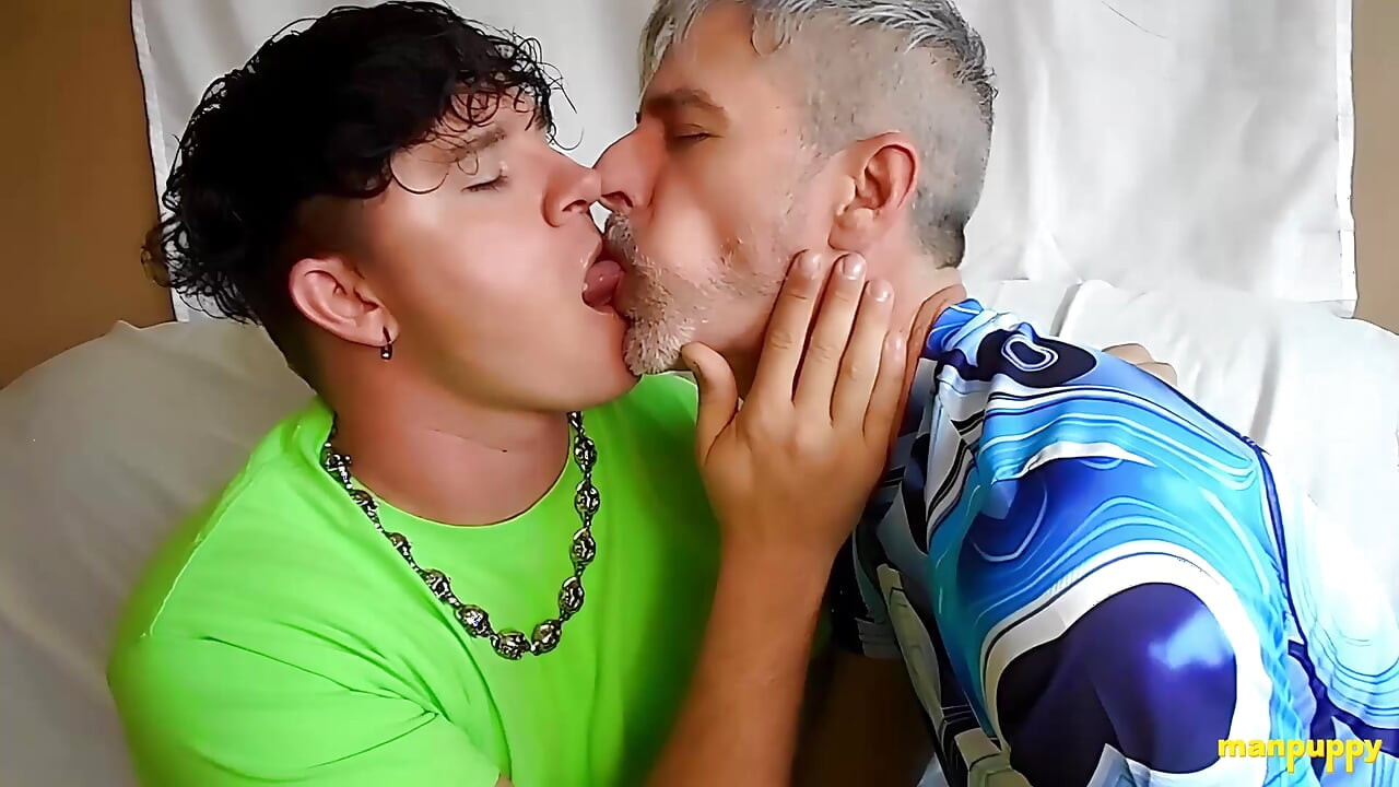 ManPuppy Richard Lennox And Leo Blue Share an Intense Daddy Boy Makeout Session
