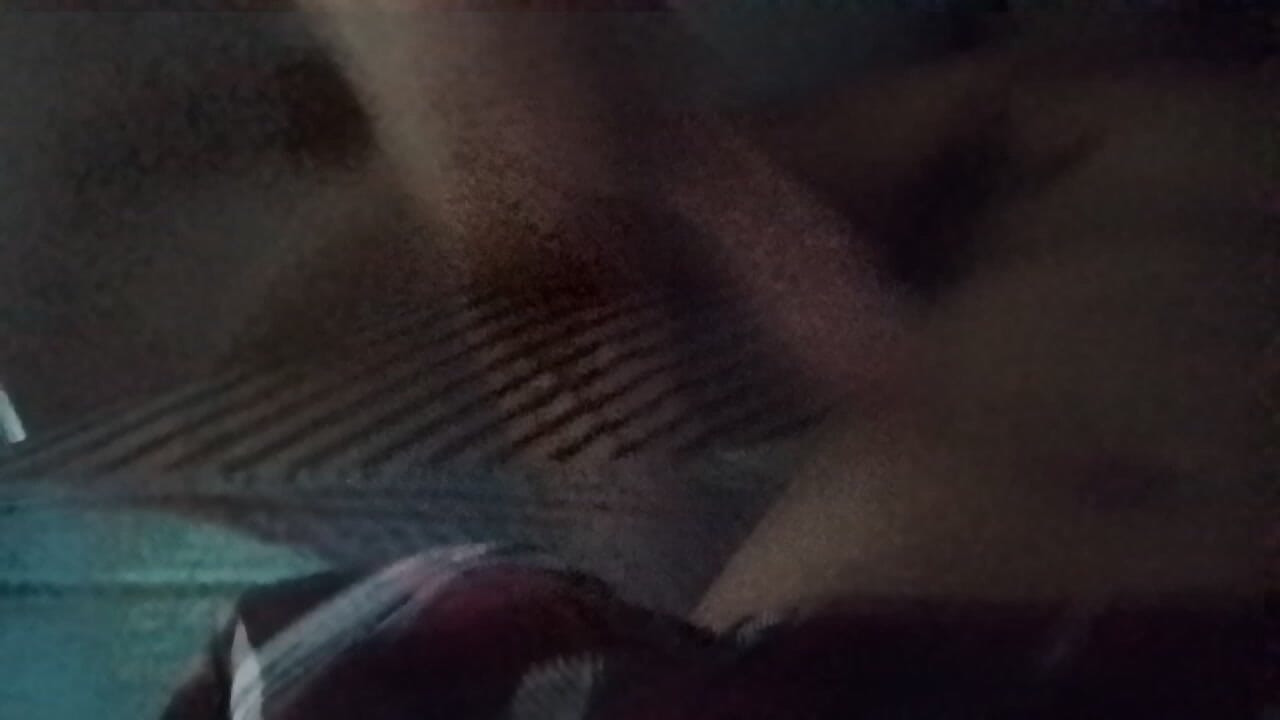 Moj veliki kurac želi se jebati i svršiti