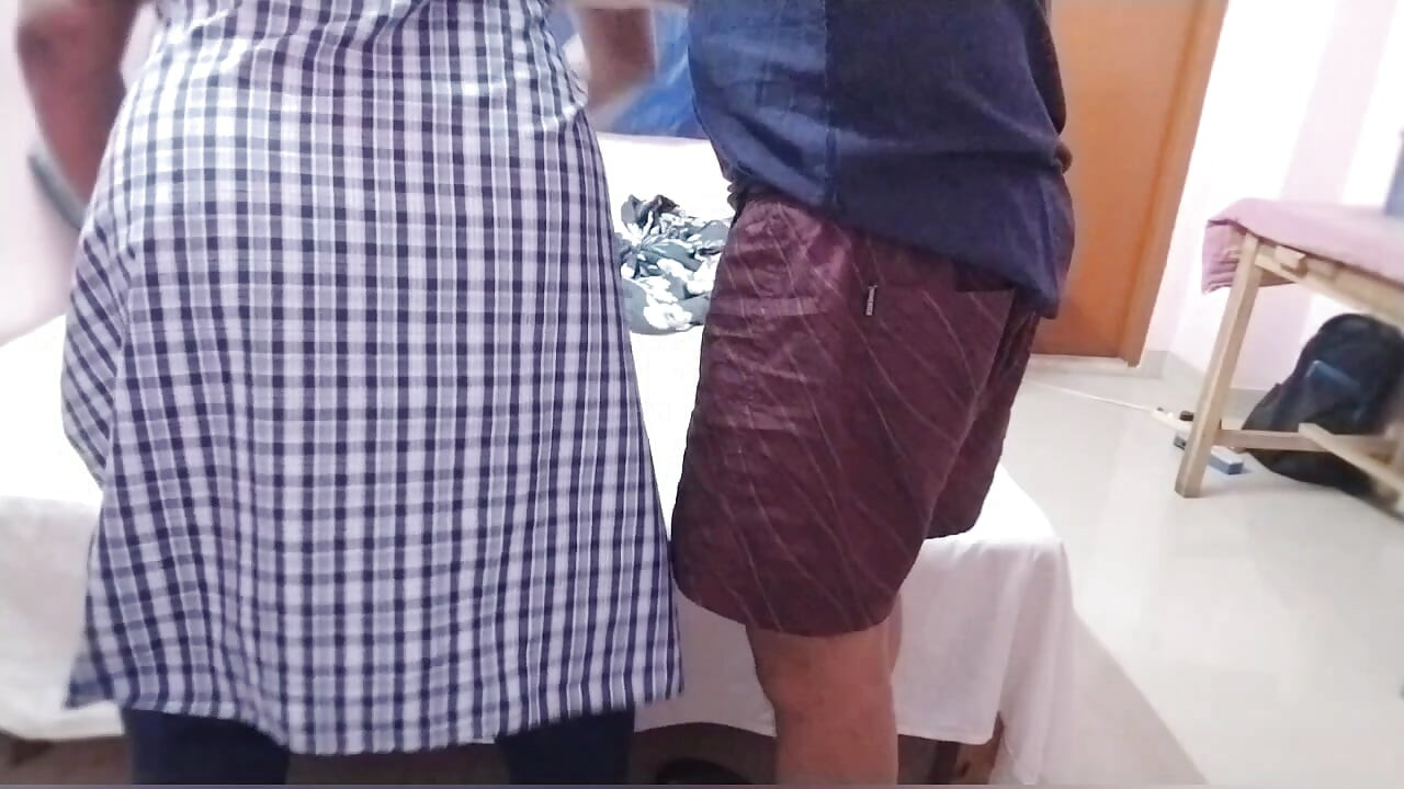 Padrastro atrapó a su hijastra digitación, ¿qué va a hacer ahora?