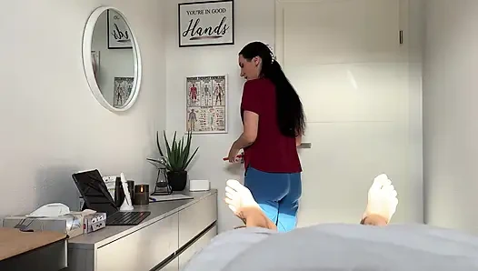 Klient kommt zweimal während der sexy massage-session