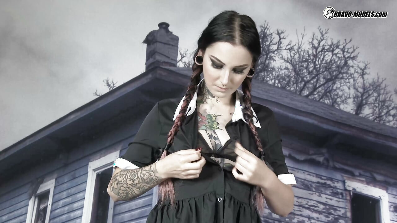 430 - Sharlotte Thorne