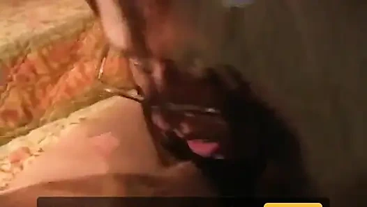 Em bebeğim: eva gözlüklü sakso