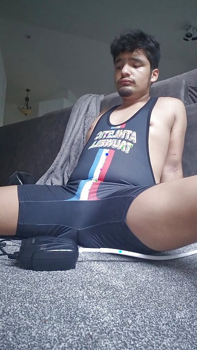 Aqurium 펌프로 배의 인플레이션을 묶은 Jock