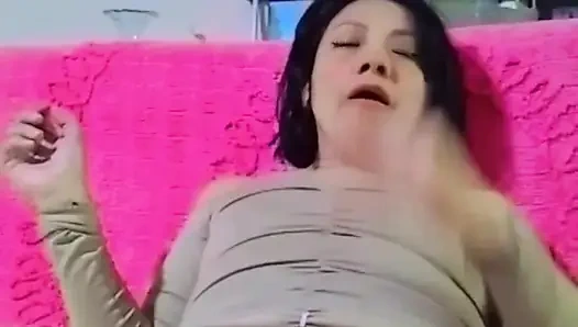 Ateşli bir sekreterle görüşmek ister misin? Dulceivanka'nın tadını çıkarın