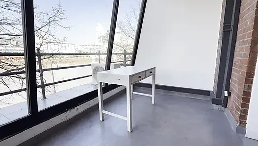 Моя Мокрая Киска Не Смогла Устоять Перед Этим Очень Горячим Задником