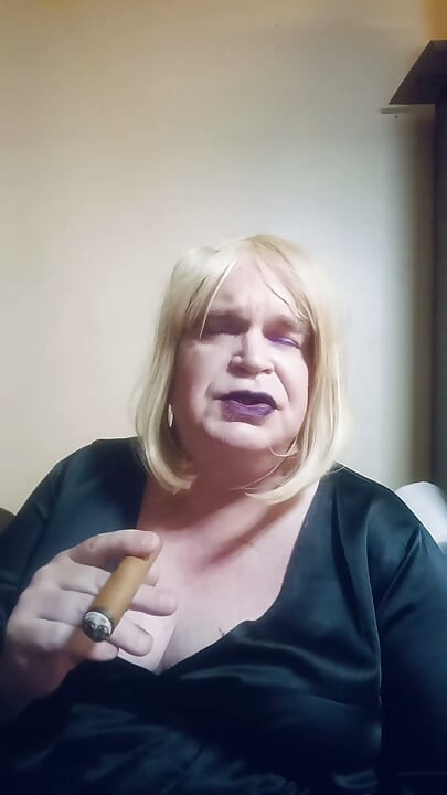 पार्ट 3 - BBW TV अपनी BDSM और किंक दुनिया के कई सालों पर चर्चा कर रही है