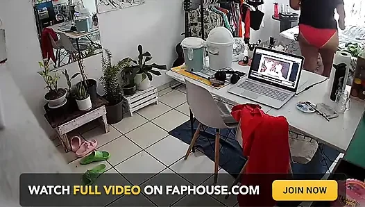 Im zimmer meiner frau, Während ich weg bin