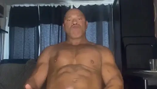 Bay Guru vücut geliştirmeci, uzun boylu, seksi adam, yalnız mastürbasyon yapıyor