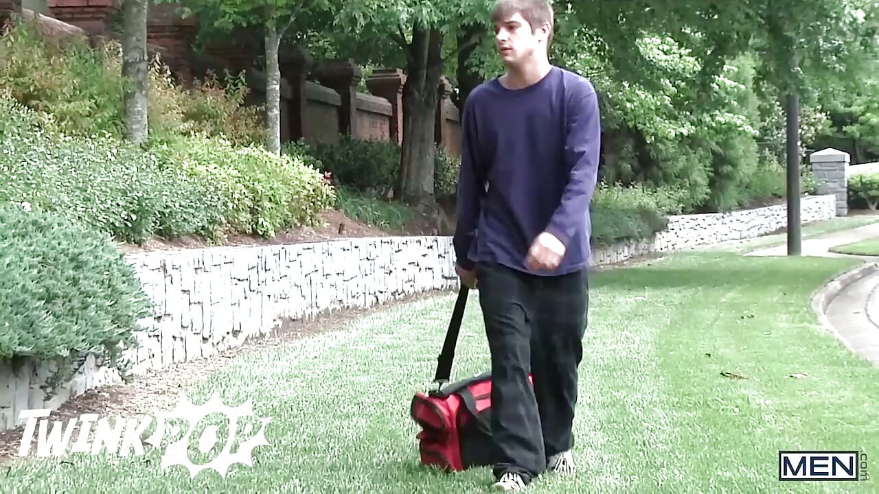 TWINKPOP - Johnny Rapid Bounces His Ass On Phenix Saint's Big Dick After Getting Picked Up At The Bus Stop